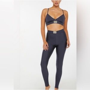 Forever Savage shiny Legging in Navy Blue size M